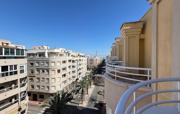 Herverkoop - Appartement / flat - Torrevieja - Playa del Cura