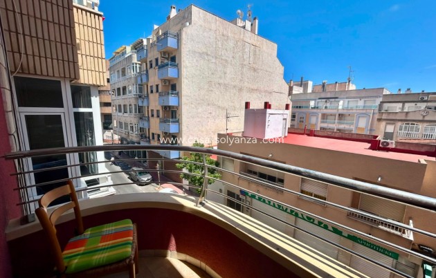 Reventa - Apartamento / piso - Torrevieja - Center
