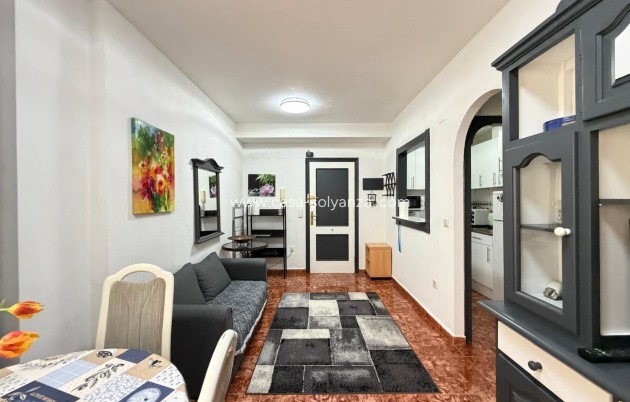 Resale - Apartment / flat - Torrevieja - Playa del Cura