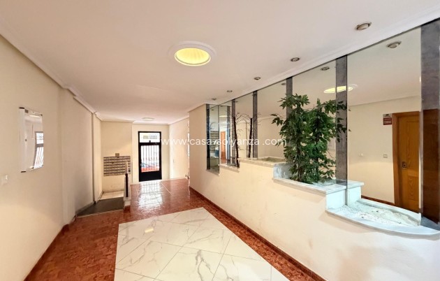Resale - Apartment / flat - Torrevieja - Playa del Cura