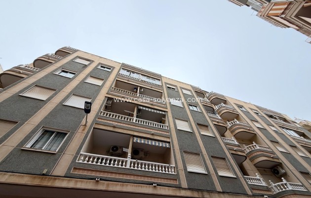 Resale - Apartment / flat - Torrevieja - Playa del Cura