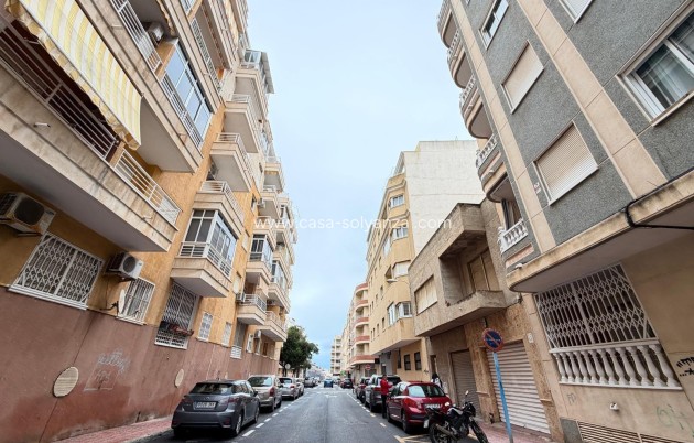 Resale - Apartment / flat - Torrevieja - Playa del Cura