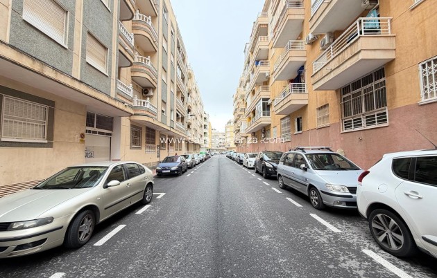 Resale - Apartment / flat - Torrevieja - Playa del Cura