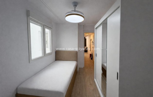 Herverkoop - Appartement / flat - Torrevieja - Playa de los Locos