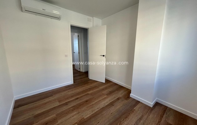 Wiederverkauf - Wohnung - Torrevieja - Playa del Acequión