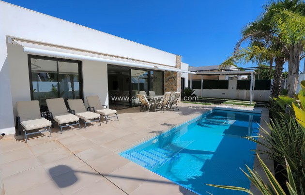 Resale - Villa - Pilar de la Horadada - Costa Blanca