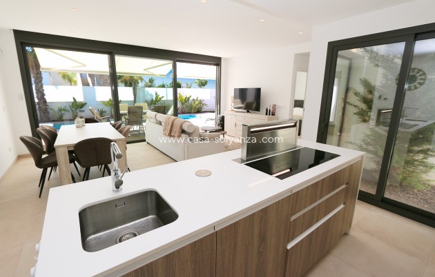 Resale - Villa - Pilar de la Horadada - Costa Blanca