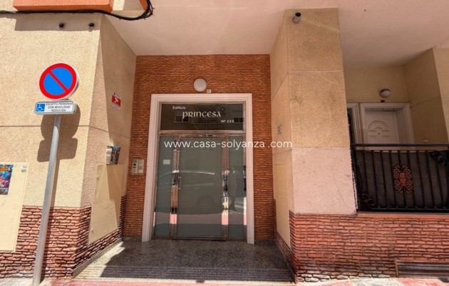 Resale - Apartment / flat - Torrevieja - Center