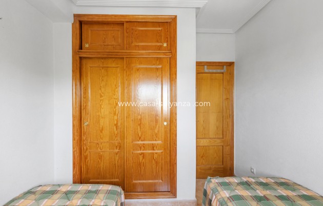 Resale - Apartment / flat - Orihuela - Villamartin
