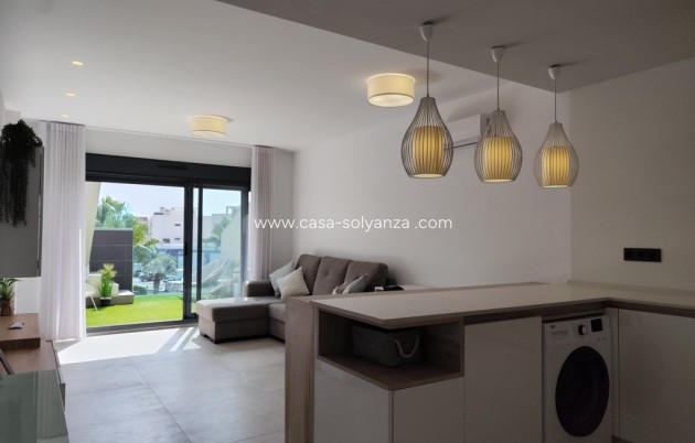 Resale - Apartment / flat - El Raso