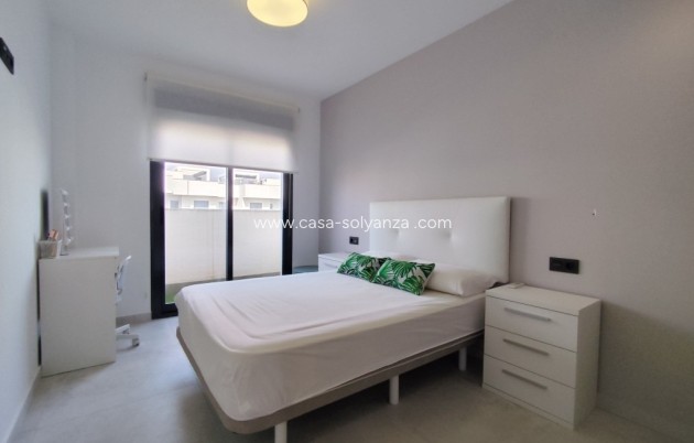 Resale - Apartment / flat - El Raso