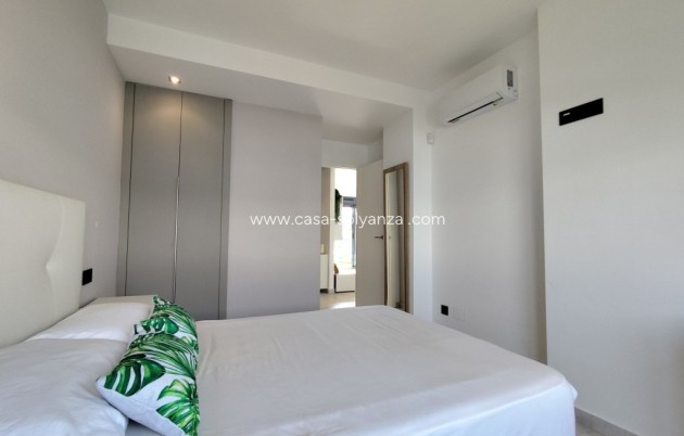 Resale - Apartment / flat - El Raso