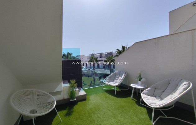 Resale - Apartment / flat - El Raso