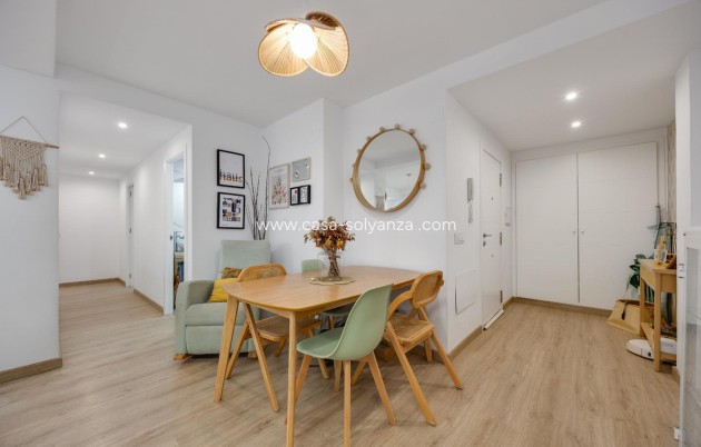 Resale - Apartment / flat - Torrevieja - Torrevieja Centro