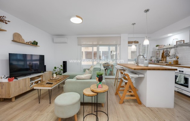 Resale - Apartment / flat - Torrevieja - Torrevieja Centro