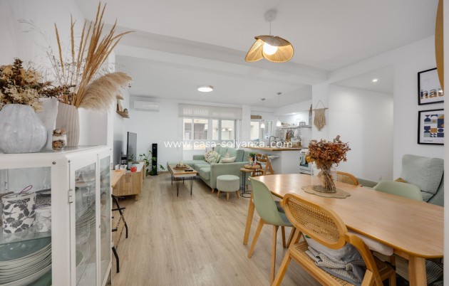 Resale - Apartment / flat - Torrevieja - Torrevieja Centro