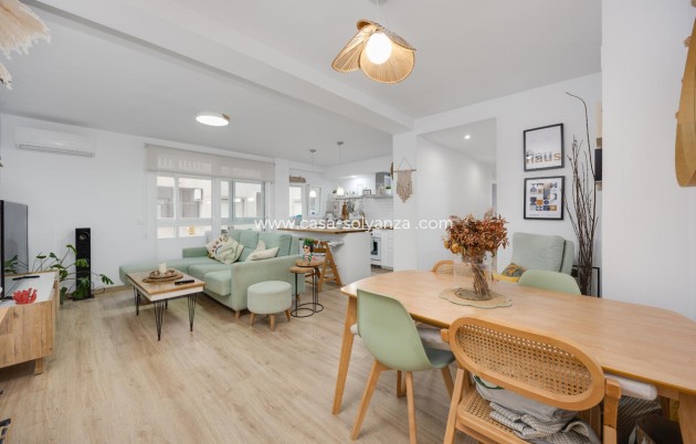 Resale - Apartment / flat - Torrevieja - Torrevieja Centro