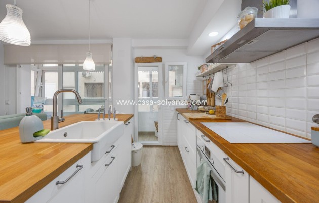 Resale - Apartment / flat - Torrevieja - Torrevieja Centro