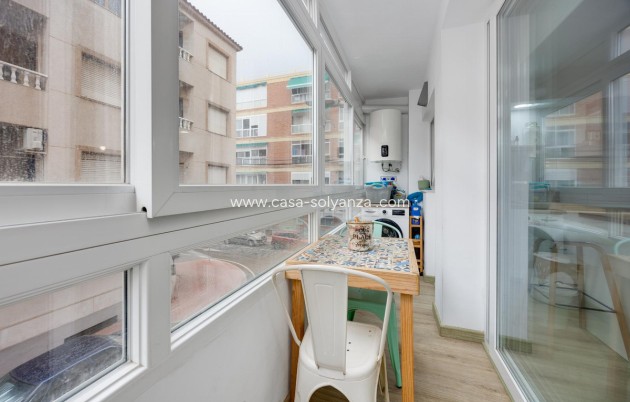 Resale - Apartment / flat - Torrevieja - Torrevieja Centro