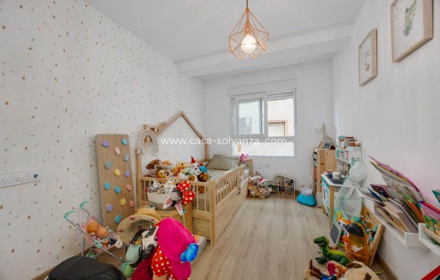 Resale - Apartment / flat - Torrevieja - Torrevieja Centro