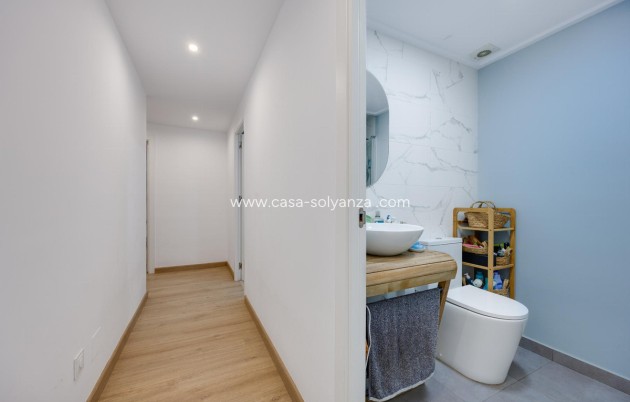 Resale - Apartment / flat - Torrevieja - Torrevieja Centro