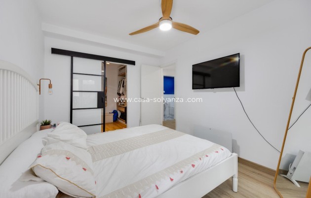 Resale - Apartment / flat - Torrevieja - Torrevieja Centro