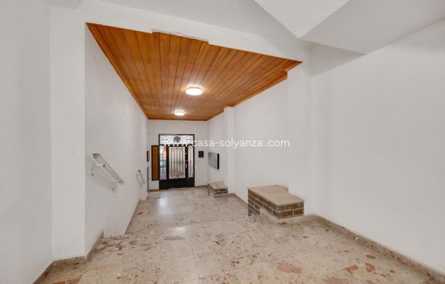 Resale - Apartment / flat - Torrevieja - Torrevieja Centro