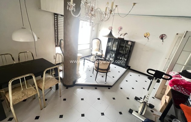 Resale - Apartment / flat - Guardamar del Segura - Pueblo
