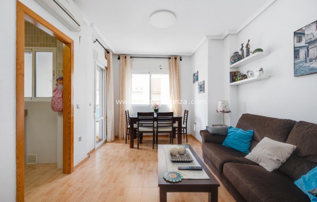 Resale - Apartment / flat - Torrevieja - Torrevieja Centro