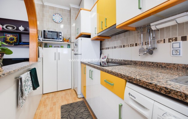 Resale - Apartment / flat - Torrevieja - Torrevieja Centro