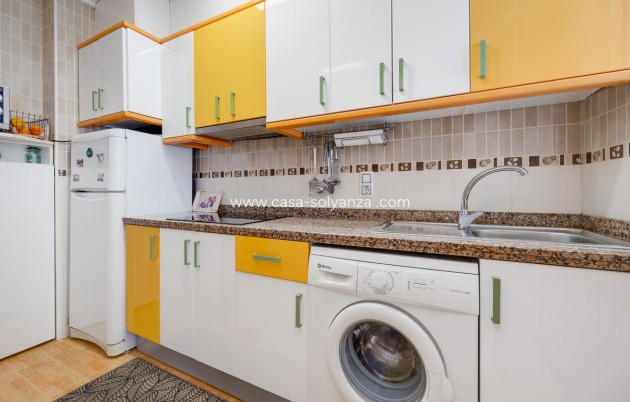 Resale - Apartment / flat - Torrevieja - Torrevieja Centro