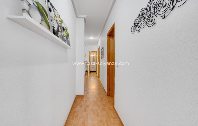 Resale - Apartment / flat - Torrevieja - Torrevieja Centro