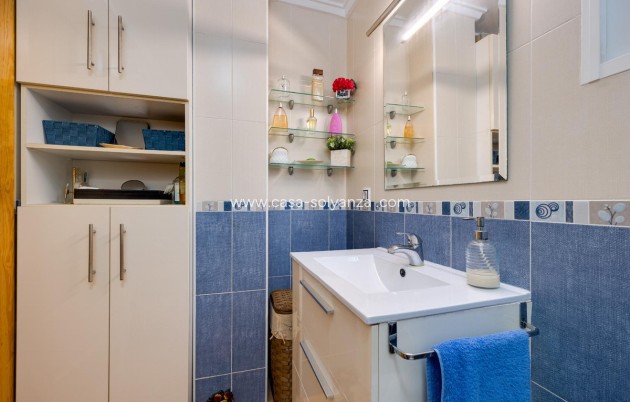 Resale - Apartment / flat - Torrevieja - Torrevieja Centro