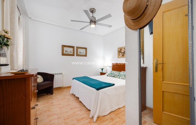 Resale - Apartment / flat - Torrevieja - Torrevieja Centro