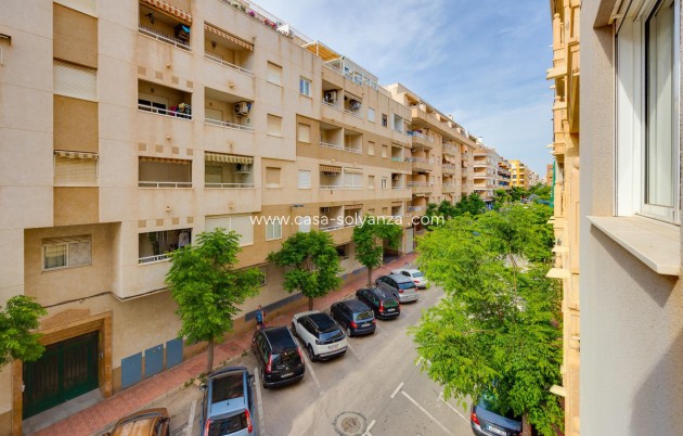 Resale - Apartment / flat - Torrevieja - Torrevieja Centro