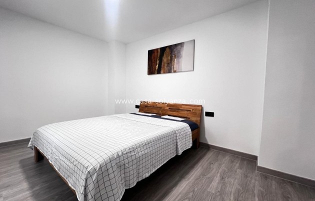 Resale - Apartment / flat - Torrevieja - Estacion Autobuses