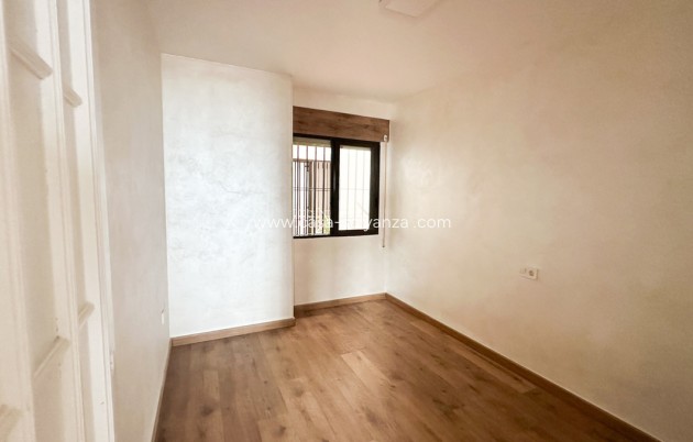 Herverkoop - Appartement / flat - Torrevieja - Playa de los Locos