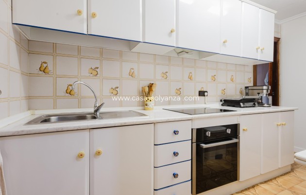 Resale - Apartment / flat - Torrevieja - Playa del Acequión