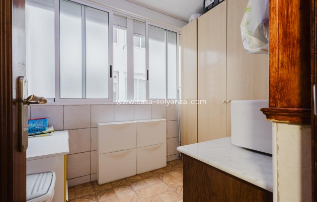 Resale - Apartment / flat - Torrevieja - Playa del Acequión