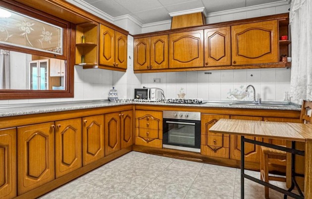 Resale - Apartment / flat - Torrevieja - Playa de los Locos