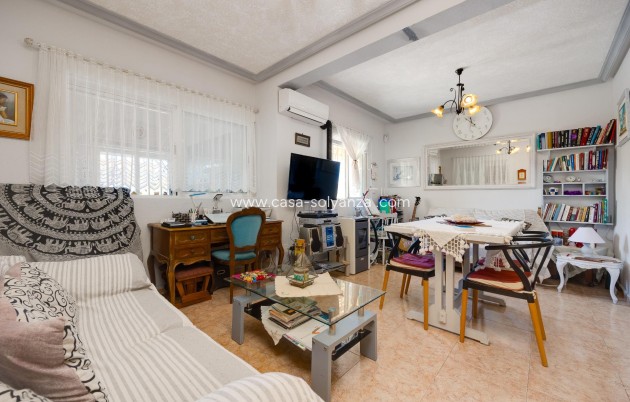 Resale - Villa - Torrevieja - Aguas nuevas