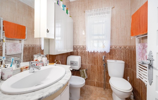 Resale - Villa - Torrevieja - Aguas nuevas