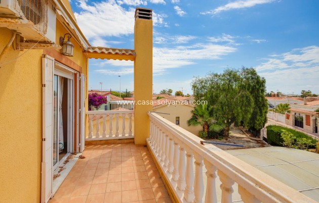 Resale - Villa - Torrevieja - Aguas nuevas