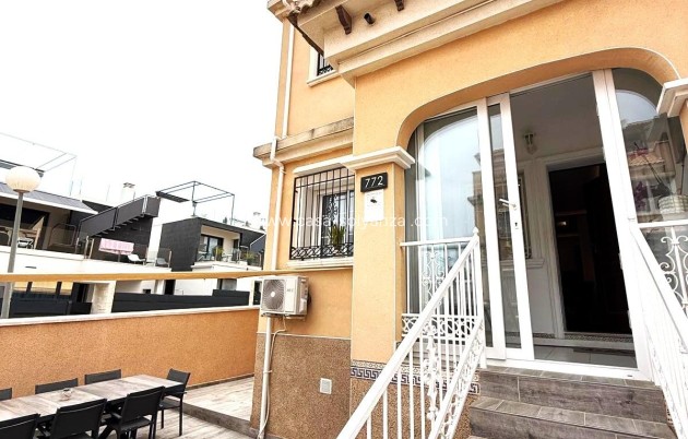 Revente - Villa - Orihuela Costa - Villamartín
