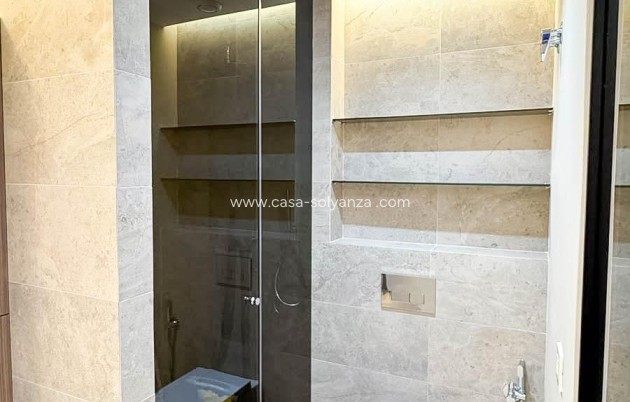 Resale - Apartment / flat - Torrevieja - Playa de los Locos