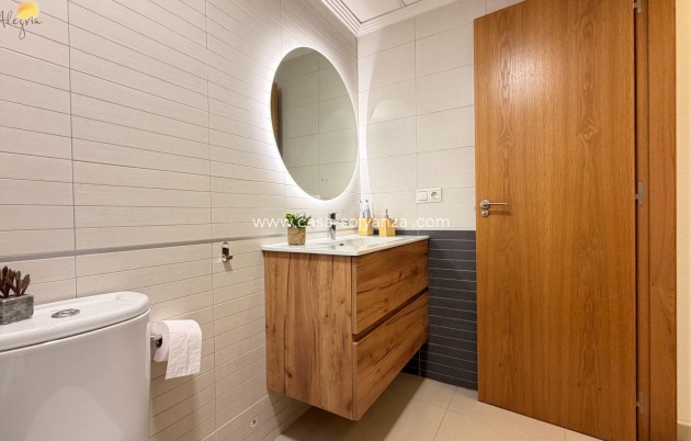 Resale - Apartment / flat - Torrevieja - PARQUE DE LAS NACIONES
