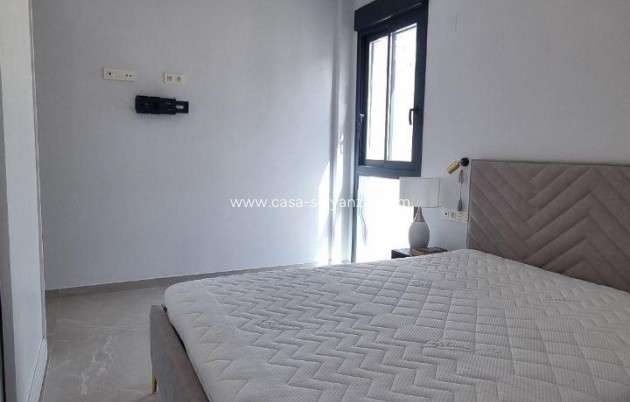 Resale - Apartment / flat - Torrevieja - Playa del Cura