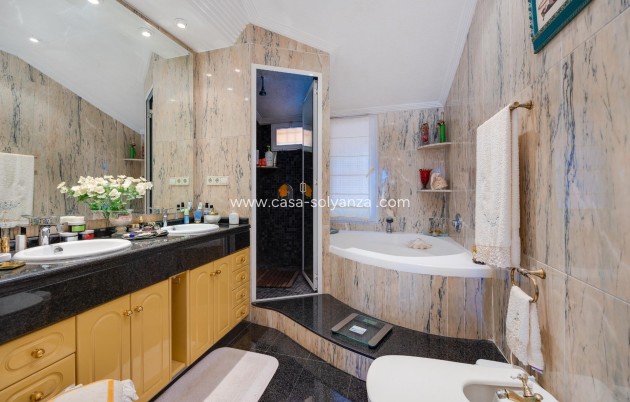 Reventa - Villa - Torrevieja - Aguas nuevas