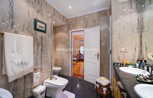 Reventa - Villa - Torrevieja - Aguas nuevas