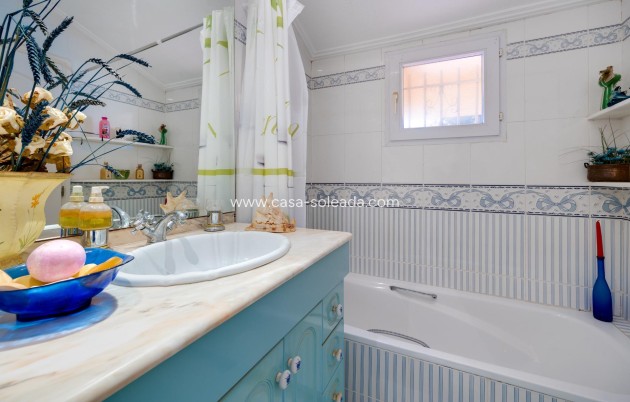 Reventa - Villa - Torrevieja - Aguas nuevas